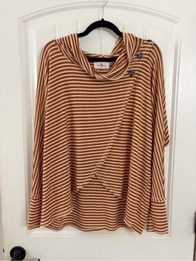 R2 Rust & Cream Striped Hooded Button-Accent Top